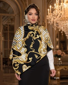 روسری طرح باروک مشکی و طلایی